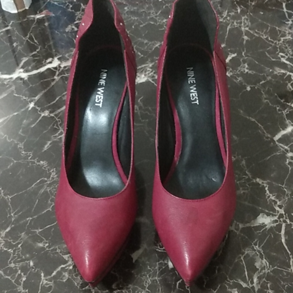 Women's nine west burgundy 8 1/2 leather upper high heel shoes